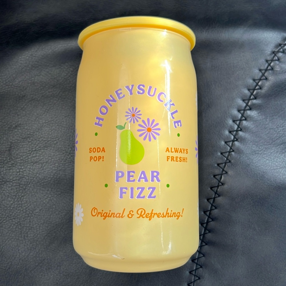 NWT Honeysuckle Pear Fizz Soda Can Candle